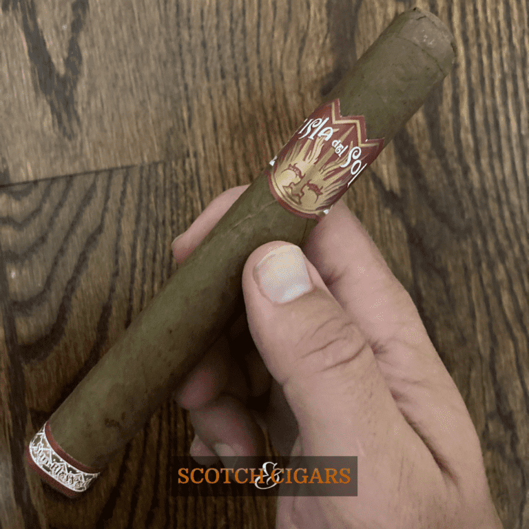 Holding Isla del Sol cigar